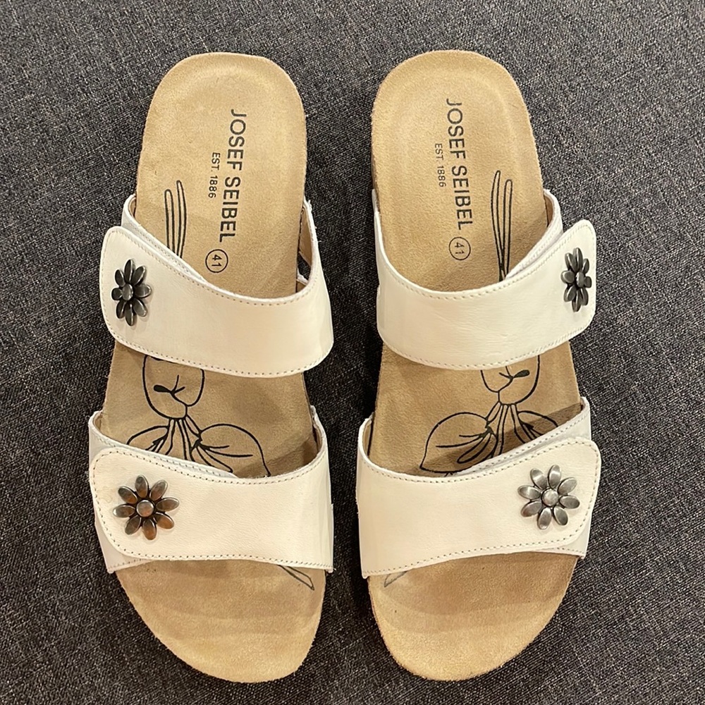 Josef Seibel size 41 sandals, excellent condition, white